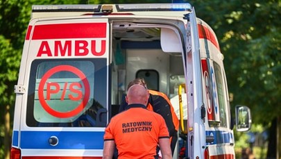 Ojciec z synem zaatakowali ratowników medycznych