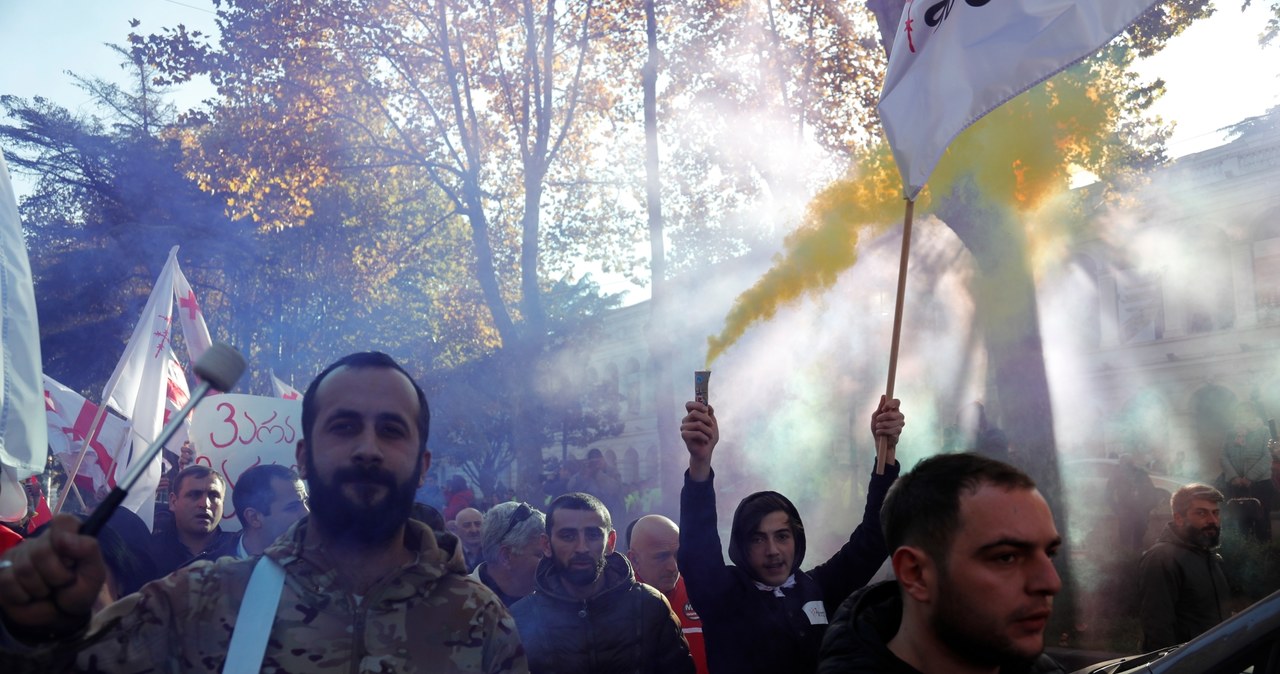 Ok. 20 tys. ludzi protestuje w Tbilisi