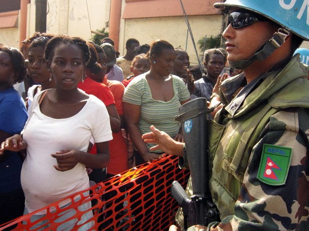 Ok. 230 kobiet w Haiti twierdzą, że uprawiały "transakcyjny seks" z żołnierzami błękitnych hełmów / 	A3807/_Ulrike Koltermann    /PAP/EPA