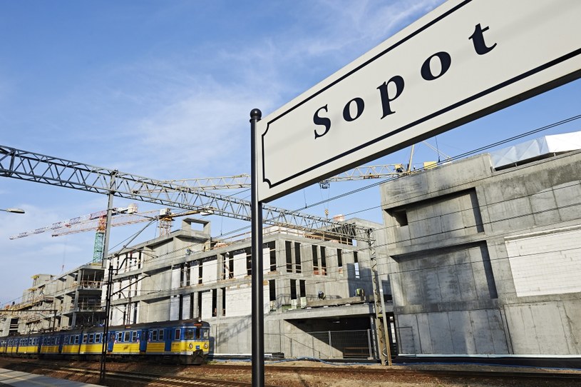 Ok. 400 osób znajdzie pracę w nowym kompleksie dworcowym oraz usługowo-handlowym w centrum Sopotu /PAP