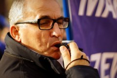 Ok. 400 związkowców Przewozów Regionalnych pikietuje przed MIR