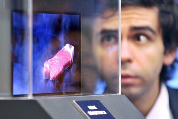 Okazuje się, że akrany OLED mogą wytrzymać bardzo wiele... /AFP