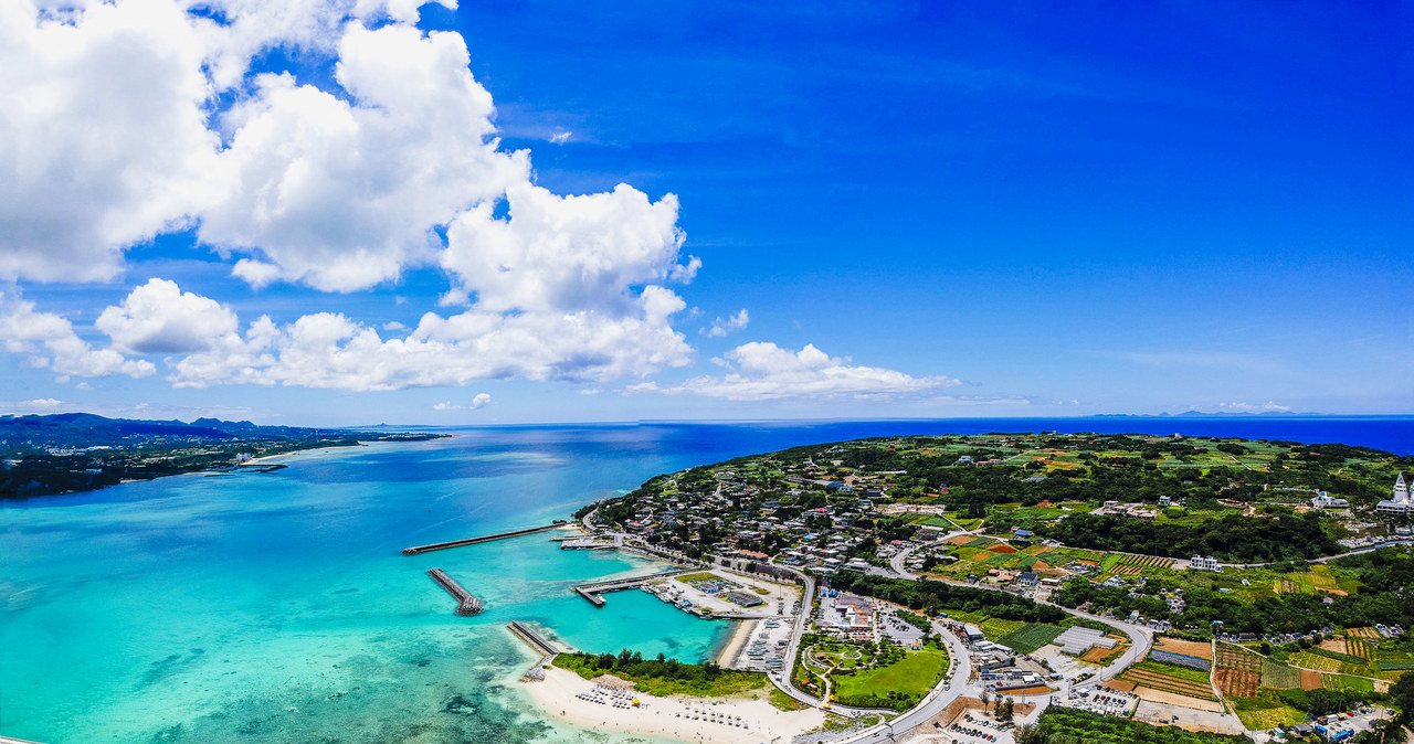 Okinawa znana jest jako "wyspa długowieczności", a nawet "kraina nieśmiertelnych". Żyje na niej najwięcej stulatków. /123RF/PICSEL