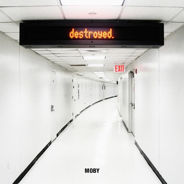 Okładka albumu "Destroyed". Zdjęcie wykonał sam Moby /