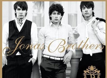 Okładka płyty "Jonas Brothers" /