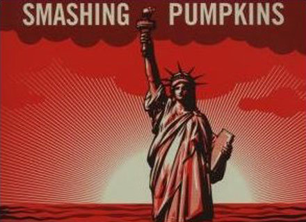 Okładka płyty "Zeitgeist" The Smashing Pumpkins /