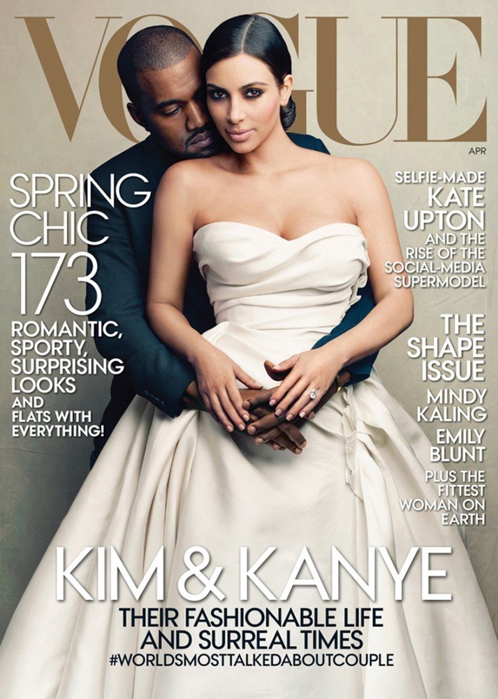 „Okładka Vogue’a to zaszczyt, na który trzeba sobie zasłużyć” - mówi top modelka Naomi Campbell, jedna z wielu osób zgorszonych decyzją Anny Wintour, naczelnej magazynu. "Jesteśmy najbardziej znaną międzyrasową parą”, oponuje Kim /East News