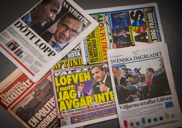 Okładki poniedziałkowej szwedzkiej prasy /HANNA FRANZEN  /PAP/EPA
