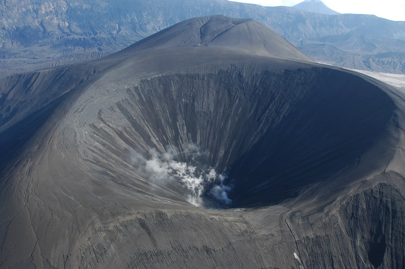 Okmok Fot.  Alaska Volcano Observatory, USGS /Wikipedia