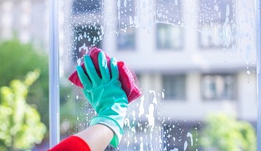 Okna po zimie myję tylko tym. Kurz schodzi w mig, a o smugach nie ma mowy