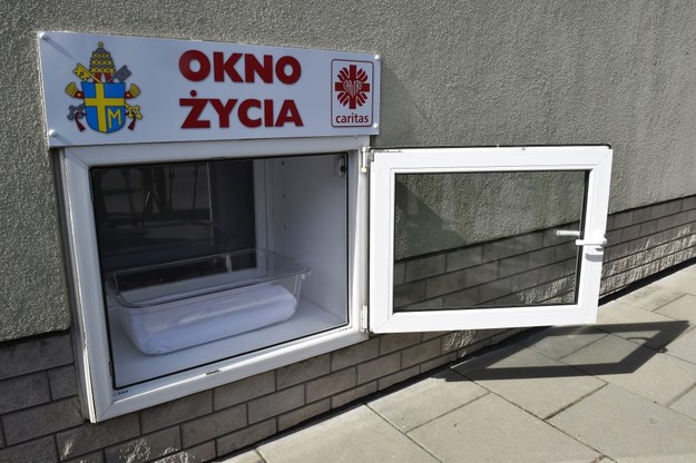 "Okno życia" w Krakowie /	Jacek Bednarczyk   /PAP