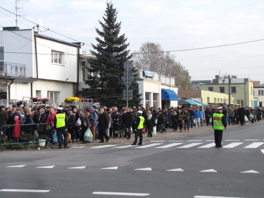 Okolice Cmentarza Północnego w Warszawie /Kamil Młodawski, RMF FM /RMF FM