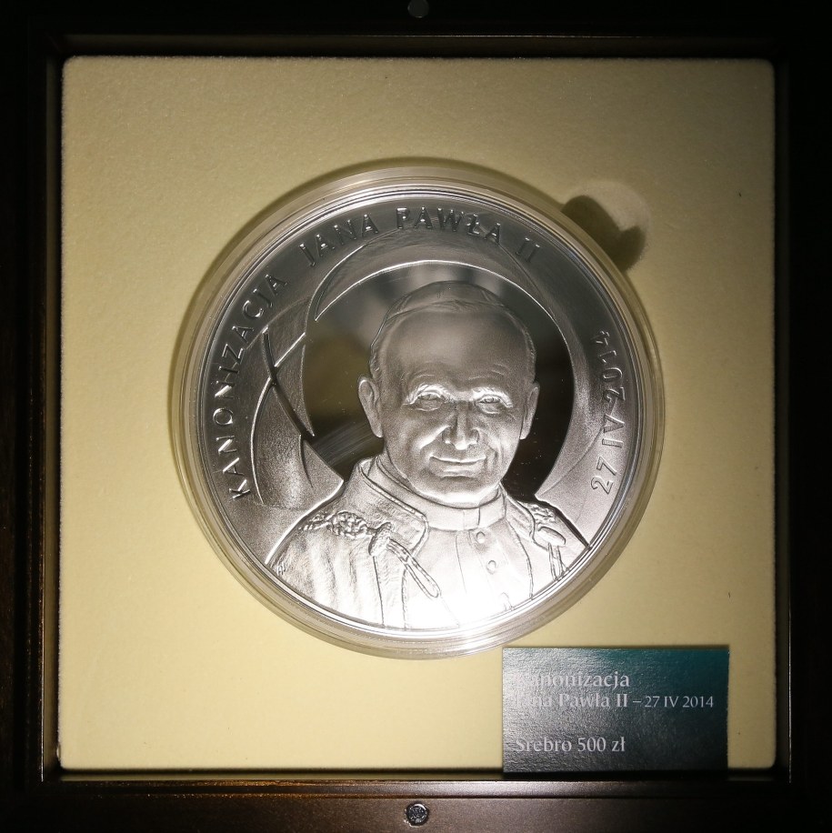 Okolicznościowa moneta zaprezentowana przez NBP /Paweł Supernak  /PAP