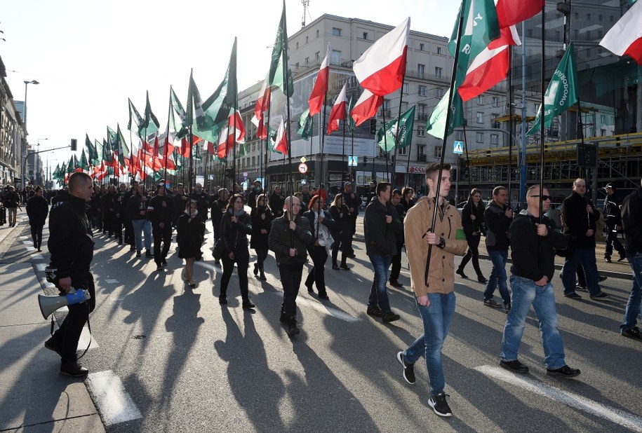 Okolicznościowy przemarsz ulicami Warszawy w 83. rocznicę powstania Obozu Narodowo-Radykalnego /Radek Pietruszka /PAP