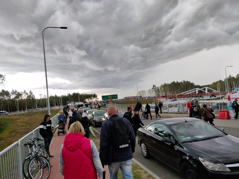 Około 14:15 nad portem Nowy Świat rozpętała się burza /Wiktor Kazanecki /INTERIA.PL