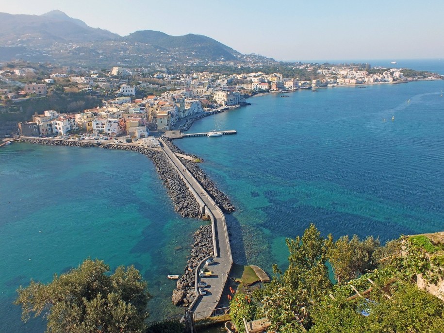 Statek pasażerski uderzył w nabrzeże. Około 50 osób rannych