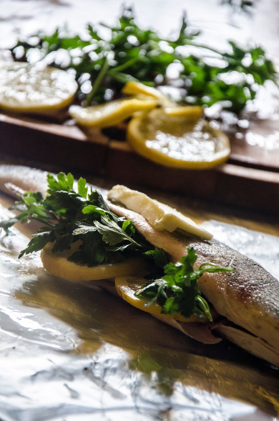 Okoń znakoicie smakuje podany pietruszką i skropiony cytryną /Malwina Zaborowska /RMF FM