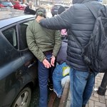 Okradał, zrzucał ze schodów. Brutalne napady na kobiety w Warszawie 