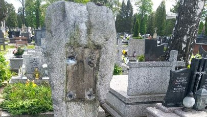 Okradł grób legendarnego kuriera Armii Krajowej. Sprawca zatrzymany   