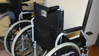 ​Okradła sklep i uciekła na wózku inwalidzkim. Również kradzionym