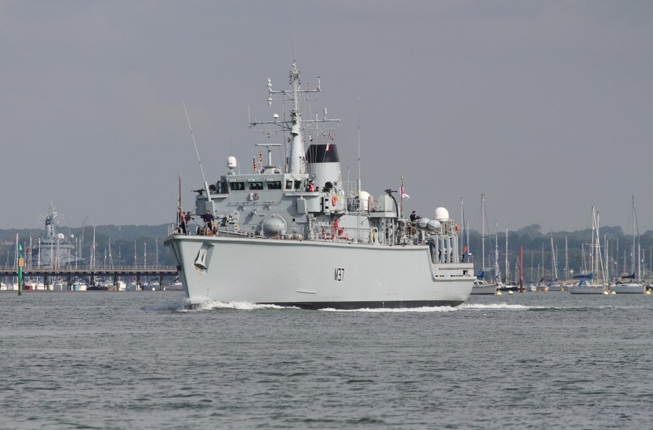 Okręt HMS Chiddingfold /Shutterstock