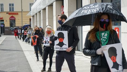 "Okrutne wykorzystywanie obecnej sytuacji". Ostra wymiana listów eurodeputowanych ws. projektu "Zatrzymaj aborcję"