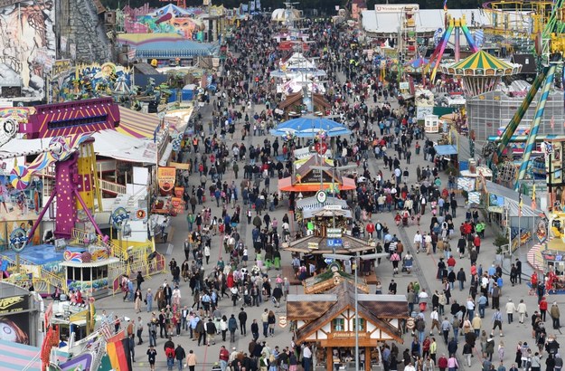 Oktoberfest /FELIX HOERHAGER /PAP/EPA