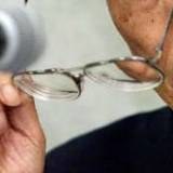 Okulary - poważny problem... podatkowy /AFP