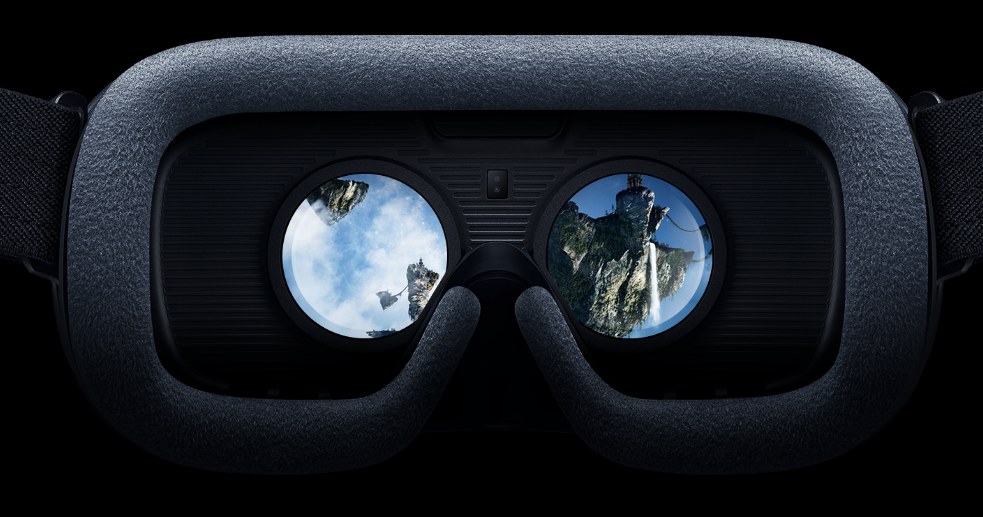 Okulary VR na głowę i przenosimy się do innego świata /materiały prasowe