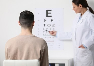 Okulista: Nie przgap tych objawów - możesz stracić wzrok!