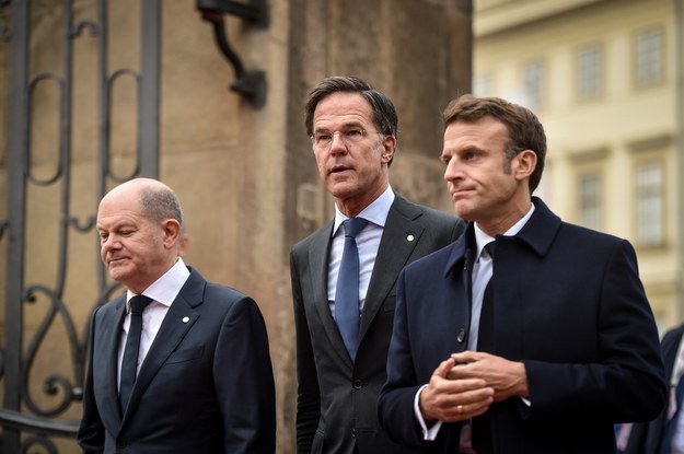 Olaf Scholz, Mark Rutte, Emmanuel Macron /Shutterstock