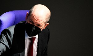 Olaf Scholz napisał o "wojnie Putina". Doradca Zełenskiego: Inwazję popiera 71 proc. Rosjan