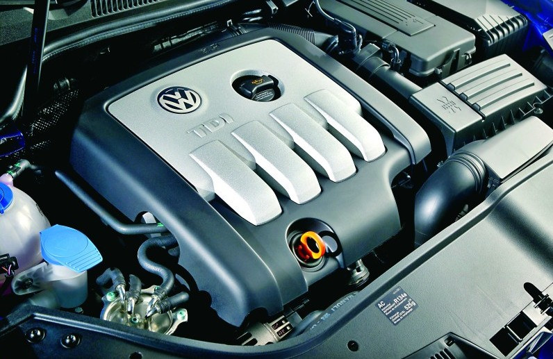 Olej do silnika TDI z pompowtryskiwaczami powinien mieć na opakowaniu oznaczenie VW505.01, VW506.01 (LongLife) lub VW507.00 (DPF). /Volkswagen