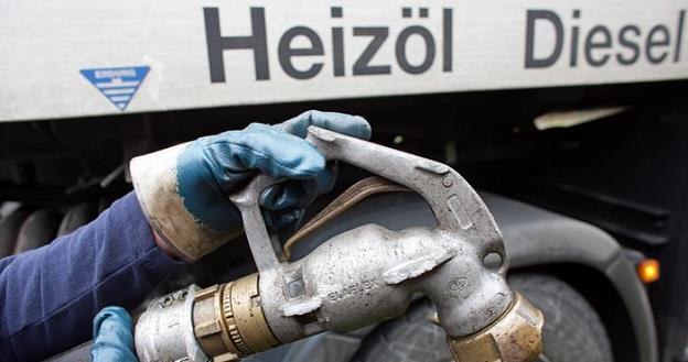 Olej grzewczy jest w Niemczech stosunkowo nisko opodatkowany /picture-alliance/dpa/P. Pleul /Deutsche Welle