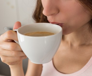 Olej MCT to hit na spalanie tłuszczu. Kuloodporna kawa niszczy też grzyby i bakterie