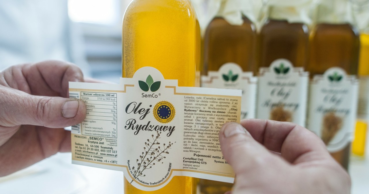 Olej rydzowy wytwarzany jest z rośliny o nazwie lnianka siewna /East News