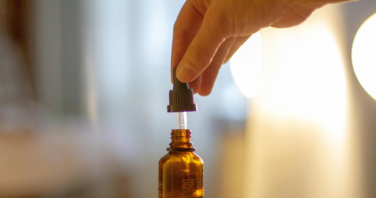 Olejek arganowy działa jak naturalny botoks na zmarszczki /olga Volkovitskaia /pexels.com