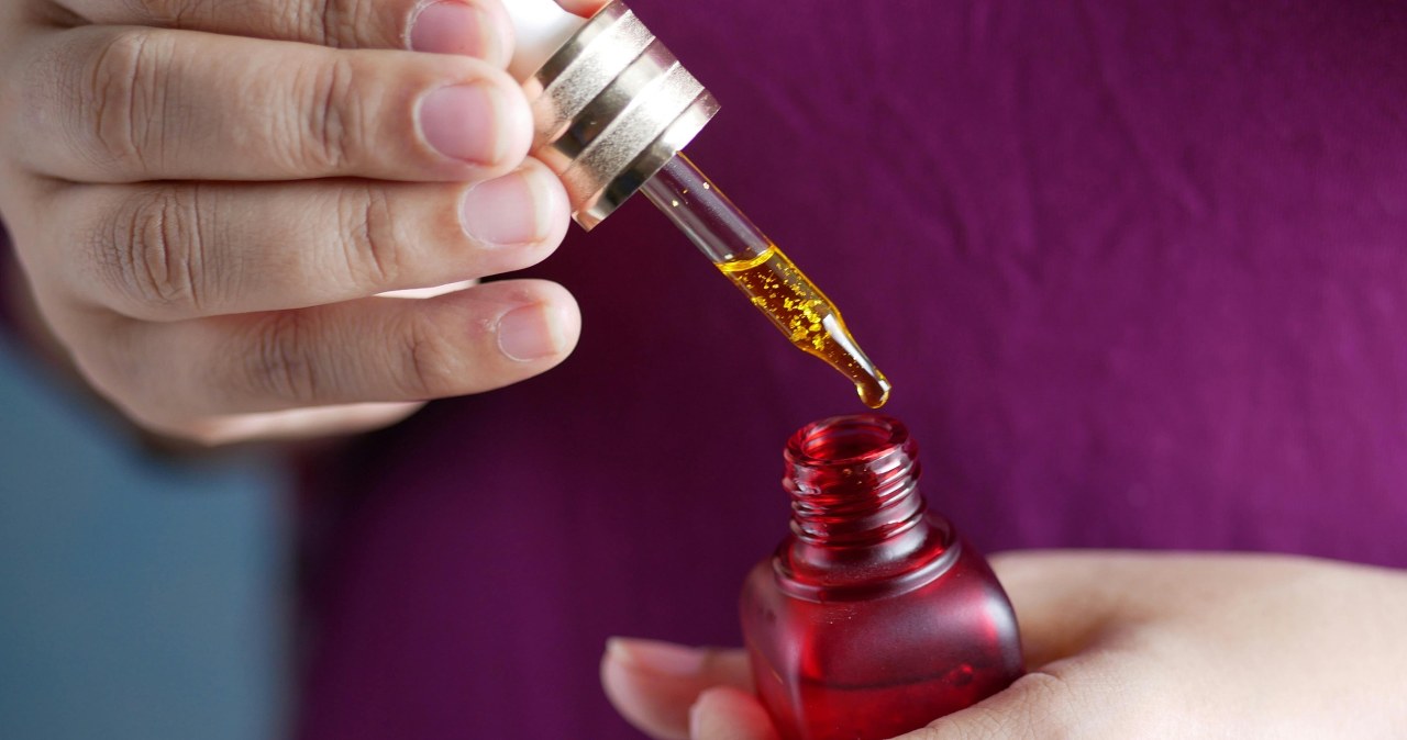 Olejek rycynowy może pomóc na brwi ale też na łamliwe i słabe paznokcie /Towfiqu Barbhuiya /pexels.com