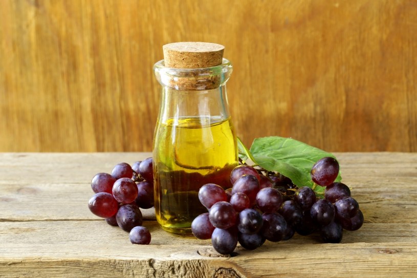 Olejek z winogron jest idealny dla cery mieszanej, tłustej i trądzikowej /123RF/PICSEL