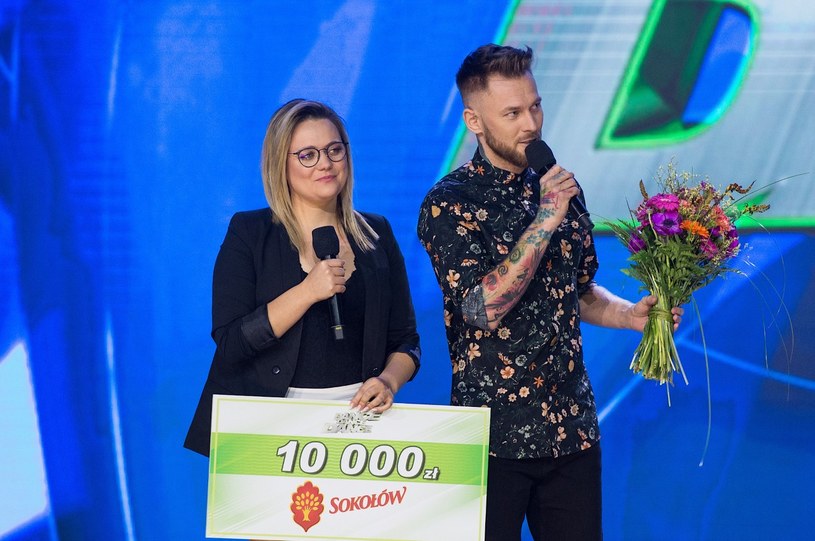 ​Olga Łasak i Paweł Cieślak przekazali 10 tysięcy złotych na rzecz Fundacji Przyjaciele Braci Mniejszych /Waldemar Kompała / Jan Bogacz /TVP