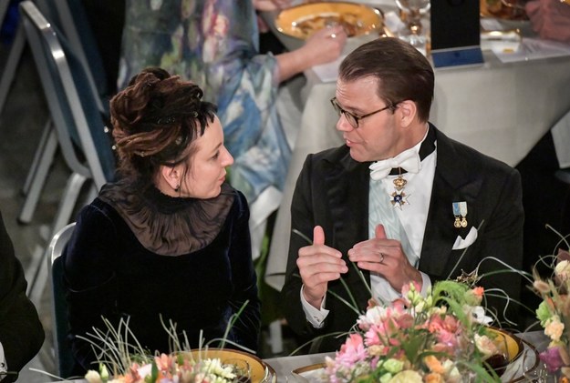 Olga Tokarczuk i książę Daniel na Bankiecie Noblowskim w Sztokholmie. /Anders Wiklund / POOL /PAP/EPA