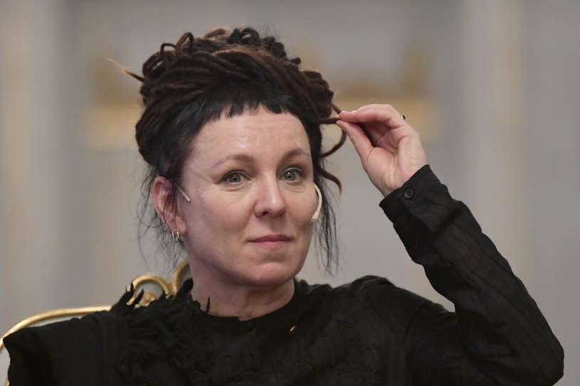 Olga Tokarczuk w trakcie konferencji prasowej w Akademii Szwedzkiej. /ANDERS WIKLUND /PAP/EPA
