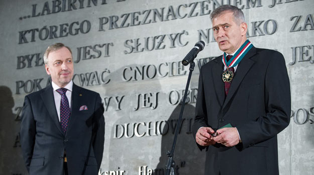 Olgierd Łukaszewicz z medalem Gloria Artis - fot. Bartosz Krupa /East News