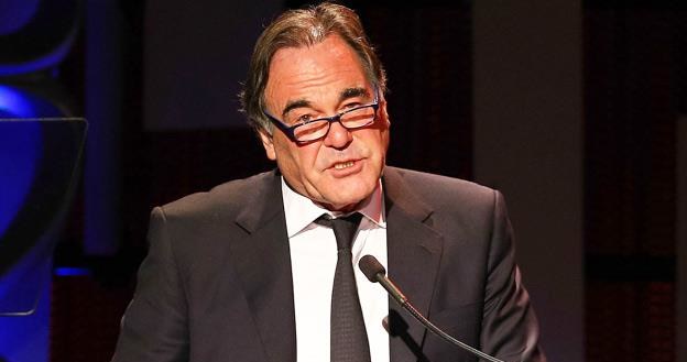 Oliver Stone w swoich filmach lubi poruszać tematy polityczne /AFP