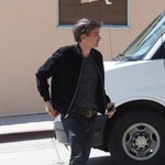 Olivier Martinez w podartych pantoflach