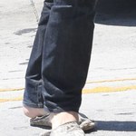 Olivier Martinez w podartych pantoflach