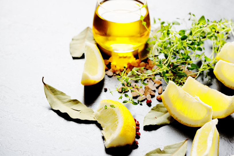 Oliwa i owoce cytrusowe pomogą zwalczyć zły cholesterol /123RF/PICSEL