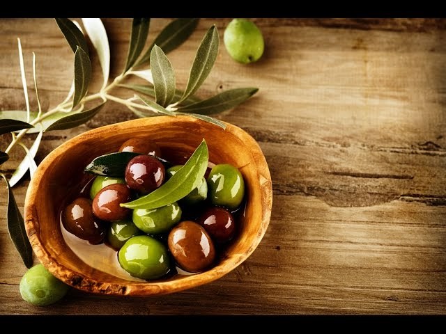 oliwa z oliwek /© Photogenica