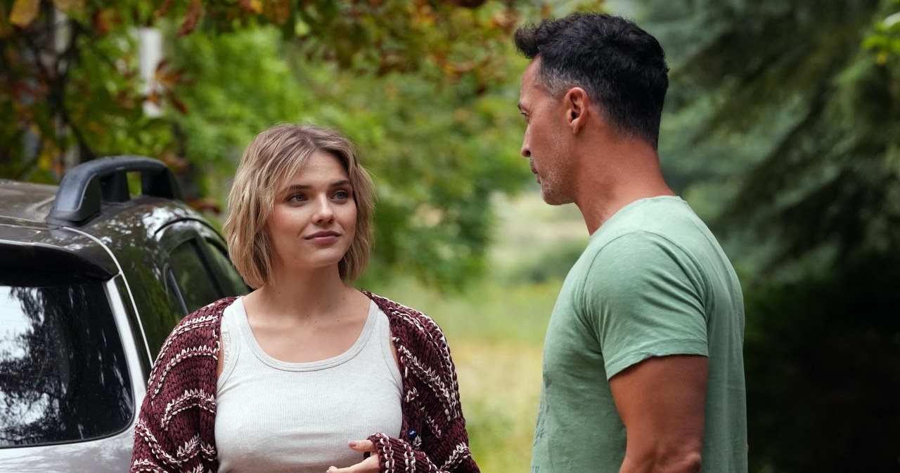 Oliwia Drożdżyk i Rafał Cieszyński w serialu "Barwy szczęścia" /Źródło: AIM