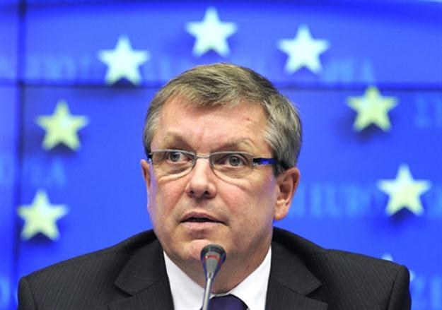 Olli Rehn, komisarz ds. budżetowych UE /AFP